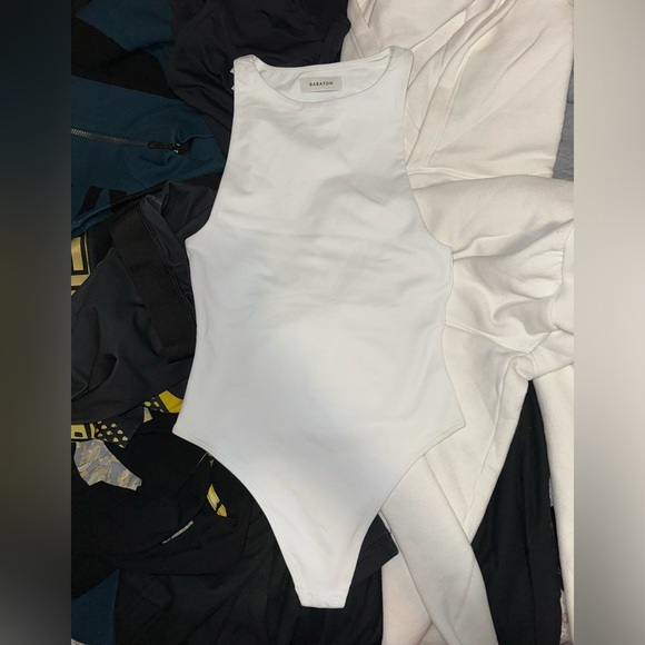 TWO Contour '90s Bodysuit
Black AND white both xs - Picture 6 of 6